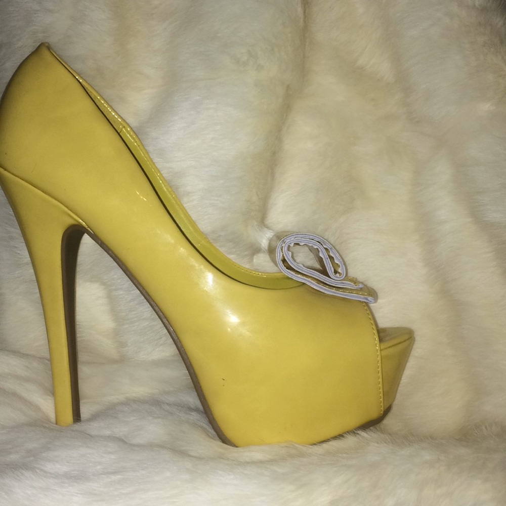 Kiss &Tell High heels